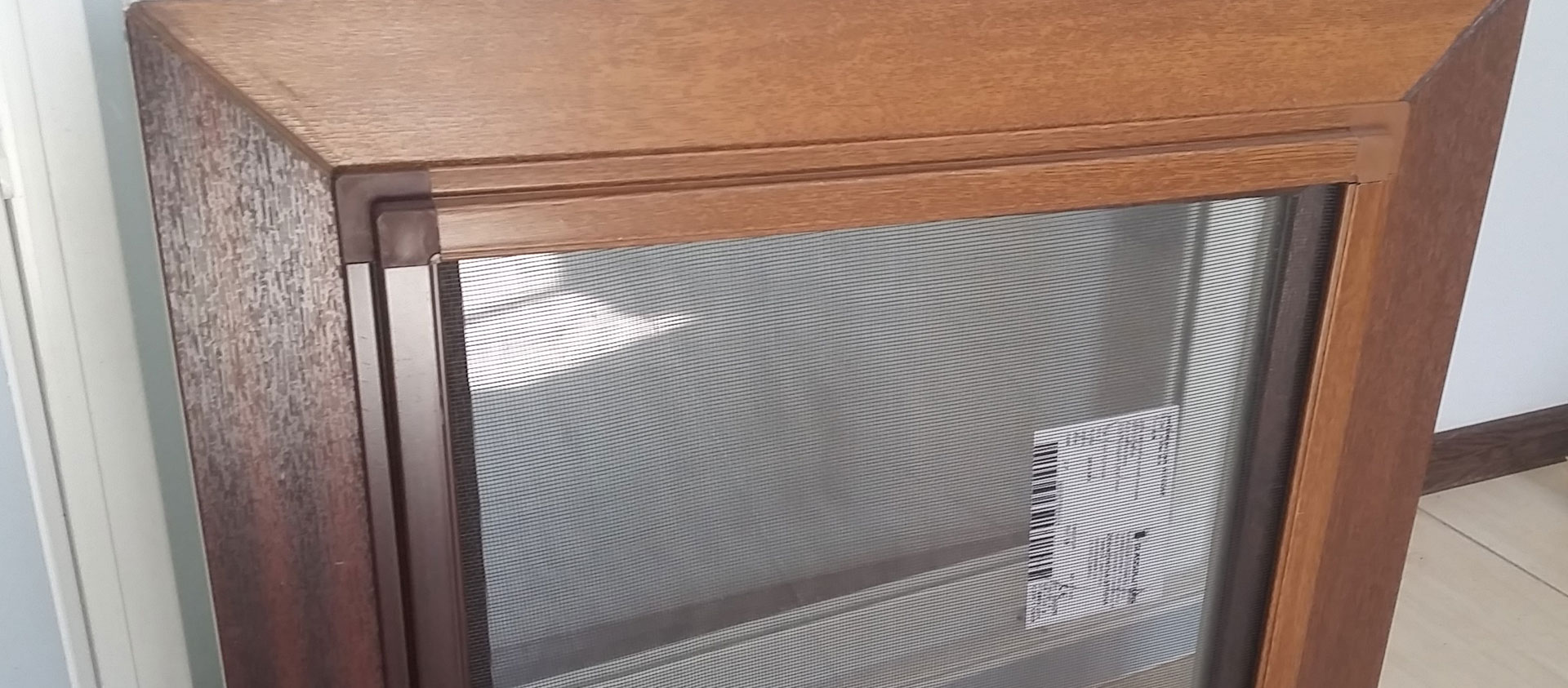 PVC-ikkunat karjalle, navetta, hyttysverkot, valmistaja Puola